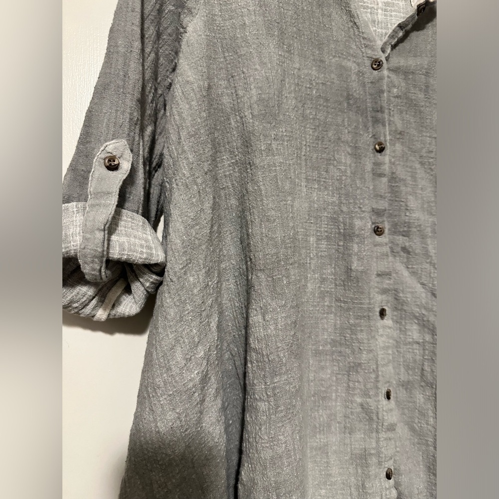 XCVI Button Front Tunic Shirt Cotton Roll Tab Sleeve Gray size M - Picture 2 of 7